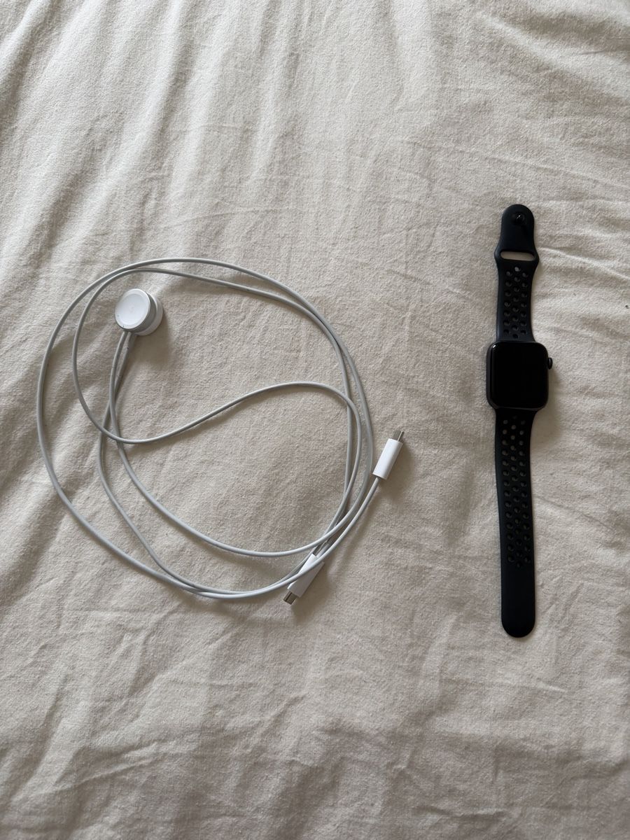Apple Smartwatch: Apple Watch Nike SE – Usato da Bäretswil venduto da claemaens