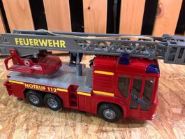 Feuerwehr Leiter-Fahrzeug mit Wasser, Sirene & Sprechfunktio