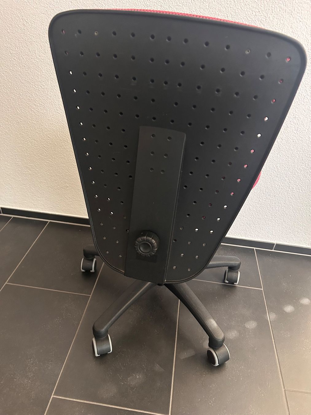 Stühle: 2 Bürostühle höhenverstellbar mit Rollen – Gebraucht aus Hünenberg See von mar_xr7l 4