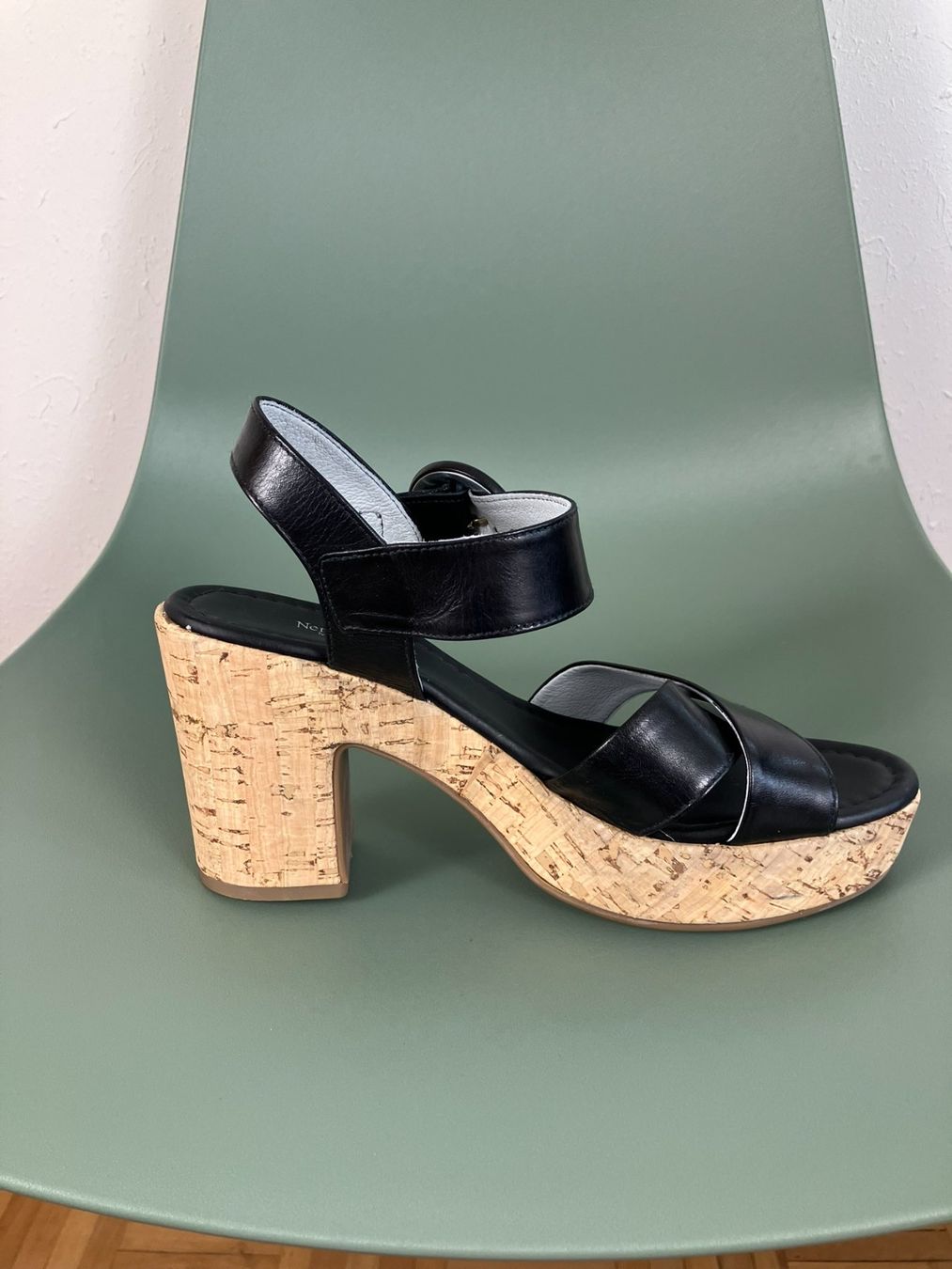 Chaussures femmes: Nero Giardini Sandalen Gr.38 – D'occasion à Laupen ZH par kar_lfz6 1