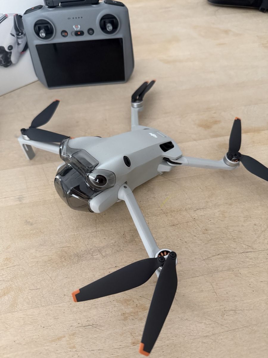 DJI RC Kits de montage: DJI Mini 4 Pro Drone Bundle - Like New Condition – Neuf (Voir description) à Cureglia par jas_89ks 1