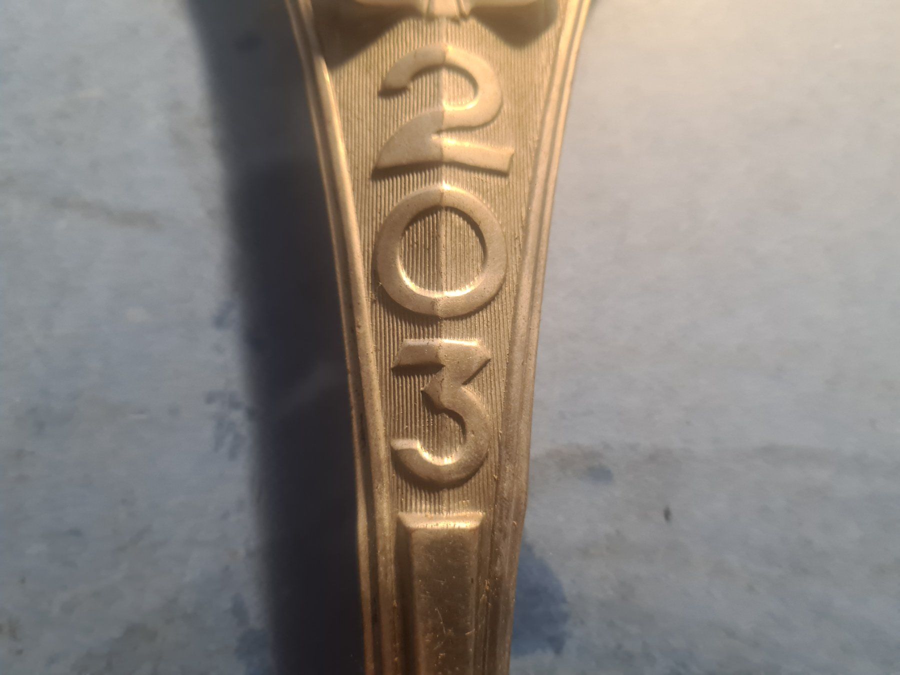 Peugeot Placchette & Badge: PEUGEOT 203  BADGE  VINTAGE  OLDTIMER  COLLECTION – Usato da Bellevue venduto da BURGOLMANIA 2