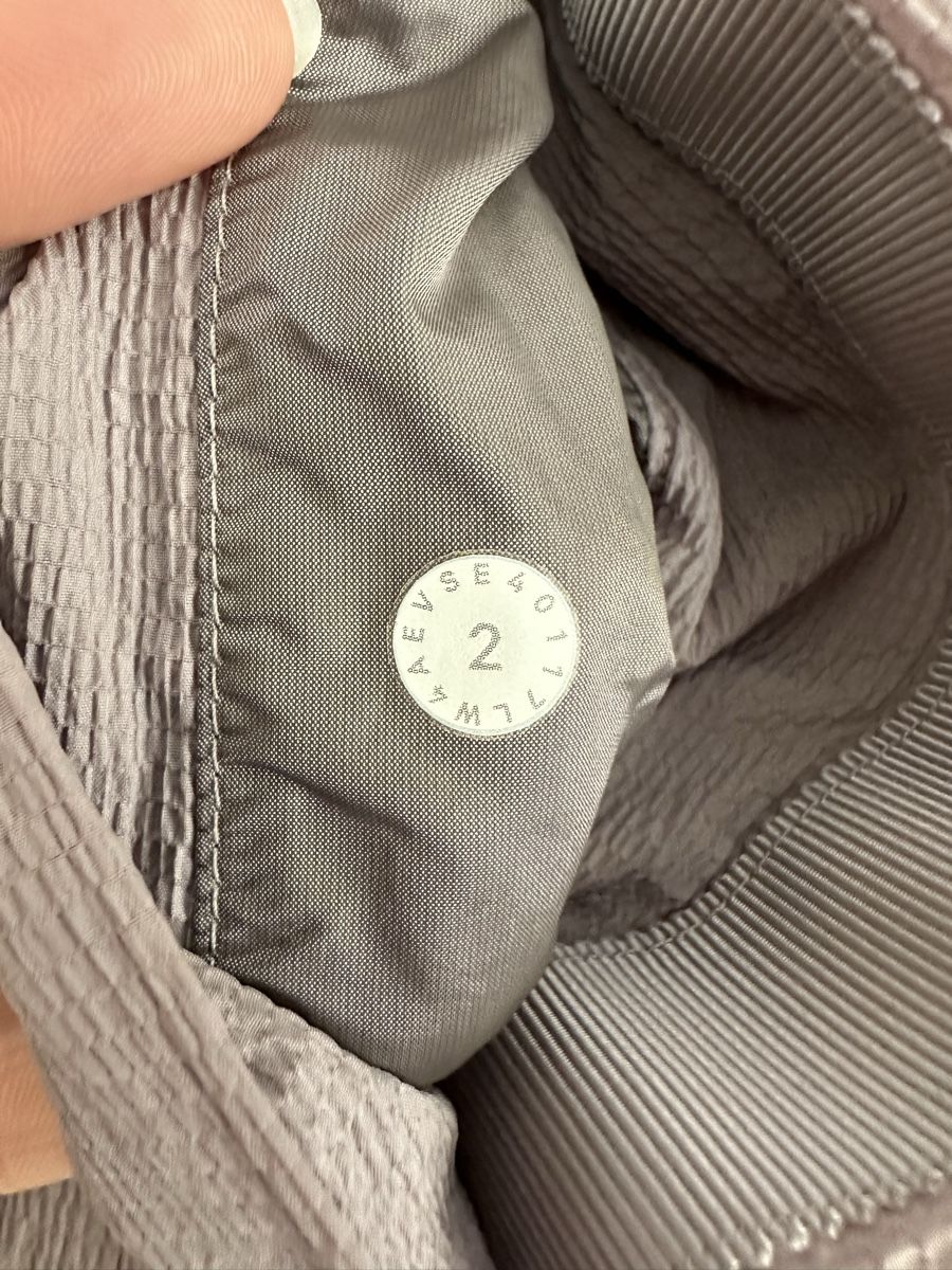 Lululemon Giacche: reversible lululemon bomber jacket size 2/EU 34 – Usato da bözberg venduto da amy_7wz8 7