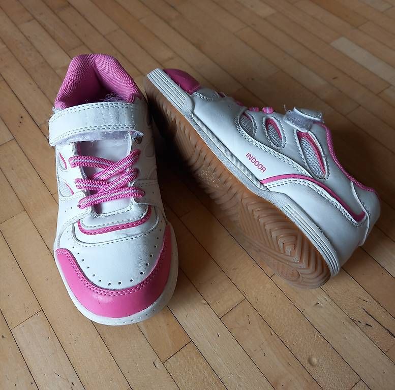 Scarpe per ragazze: Hallenturnschuhe Gr. 29 – Usato da Ipsach venduto da AndreaLeuenberger