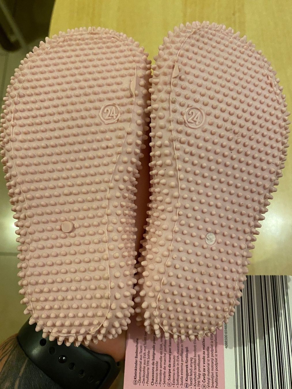 Scarpe per ragazze: Chaussure de plage fille T.24 – Nuovo e nell'imballaggio originale da Le Brassus venduto da lionete02 2