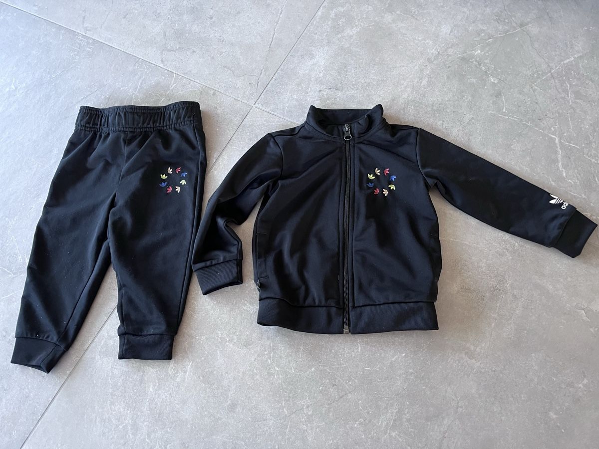 Adidas Kleiderpakete: Trainerset von adidas Grösse 86 – Gebraucht aus Altikon von shiva123shiva