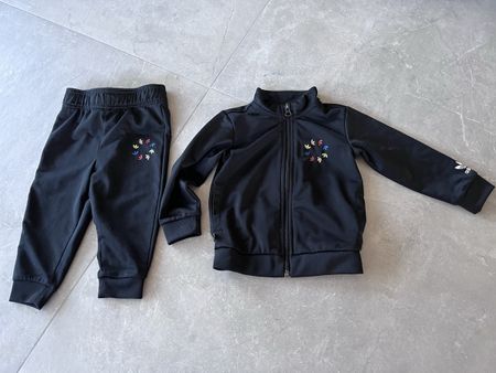 Trainerset von adidas Grösse 86