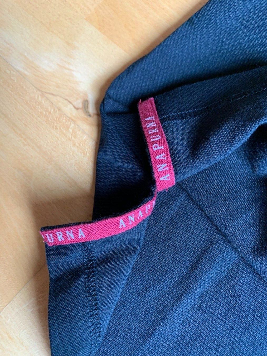 T-shirt: Anapurna tee with zip L – Usato da Neuchâtel venduto da _Easy_to_Find_ 2