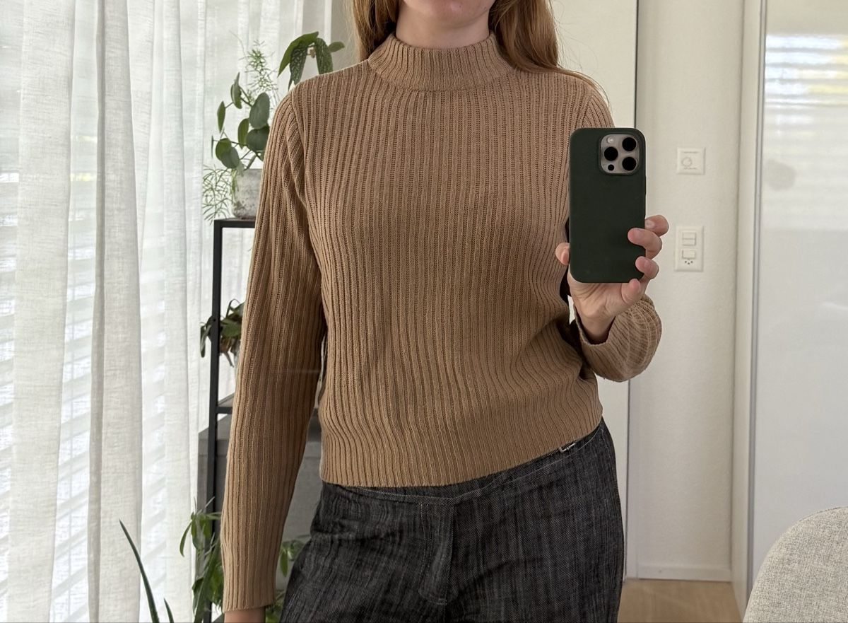 H&M Maglioni & Felpe: Damen Pullover gerippt beige – Usato da Huttwil venduto da mandala123