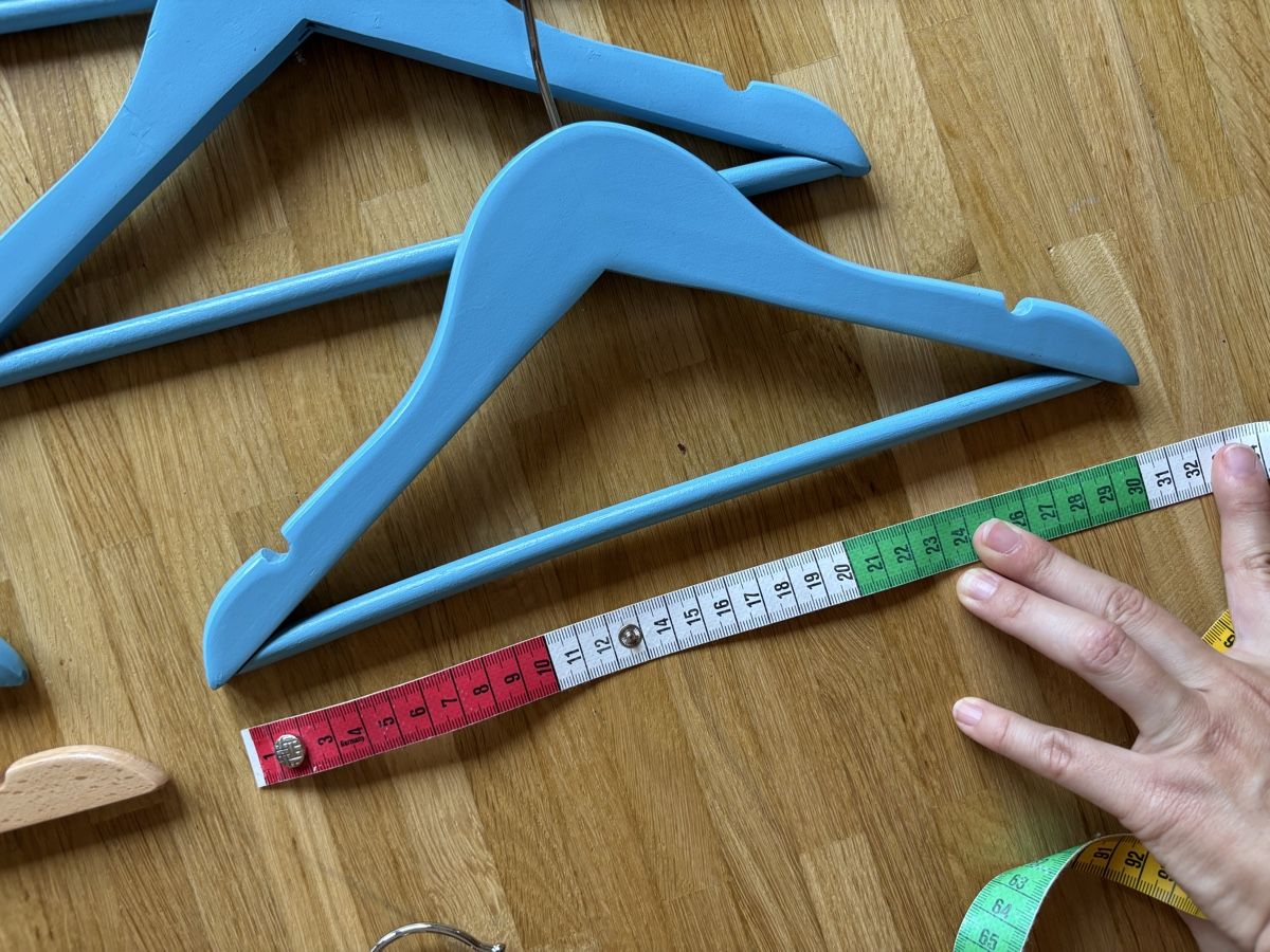 Appendiabiti: 10 Kinderkleiderbügel – Usato da Kestenholz venduto da marina_w01 1