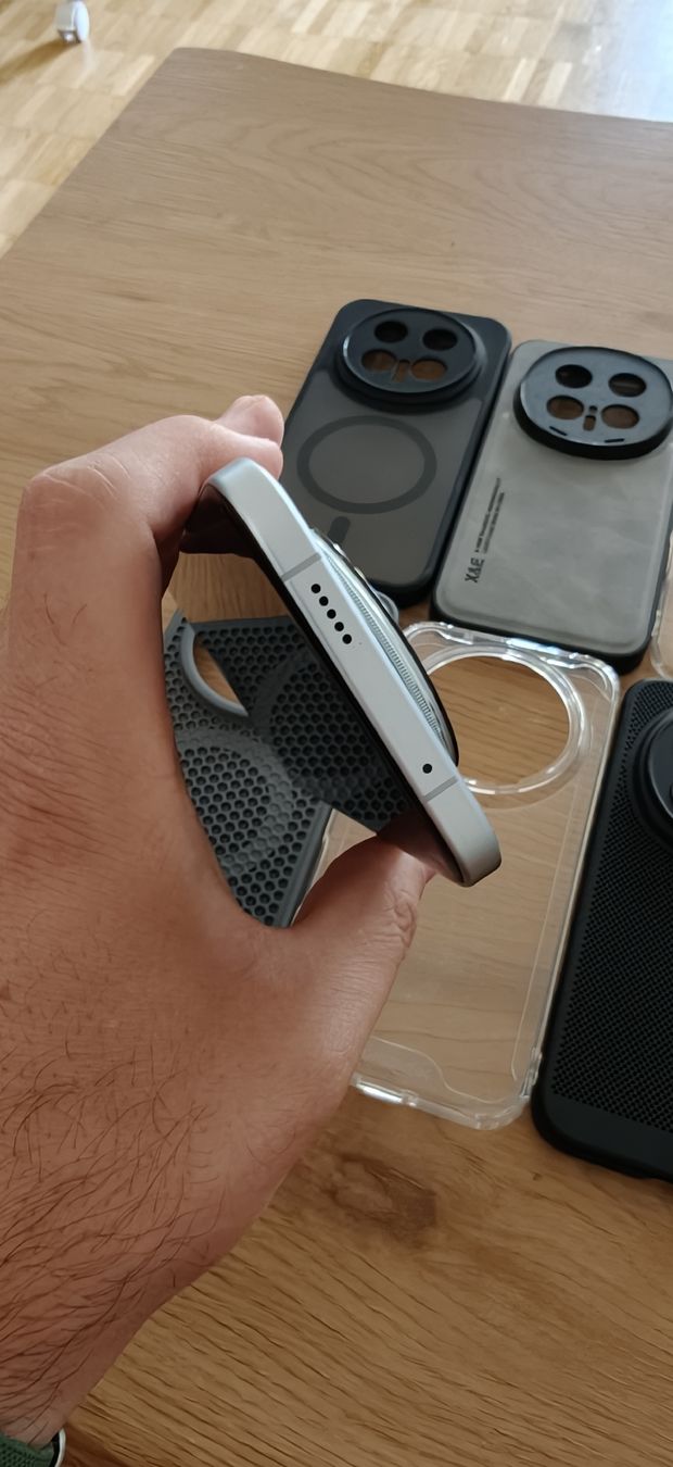 Honor Portables: Honor Magic 8 Pro 12/512GB Silver GLOBAL mit E-Sim & Google – D'occasion à Bachenbülach par SabriP 5