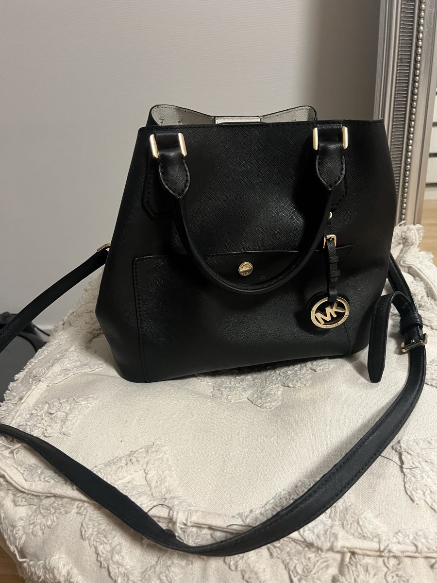 Michael Kors Borse da donna: Schwarze Michael Kors Tasche – anpassbar – Usato da Fällanden venduto da cece_ 1