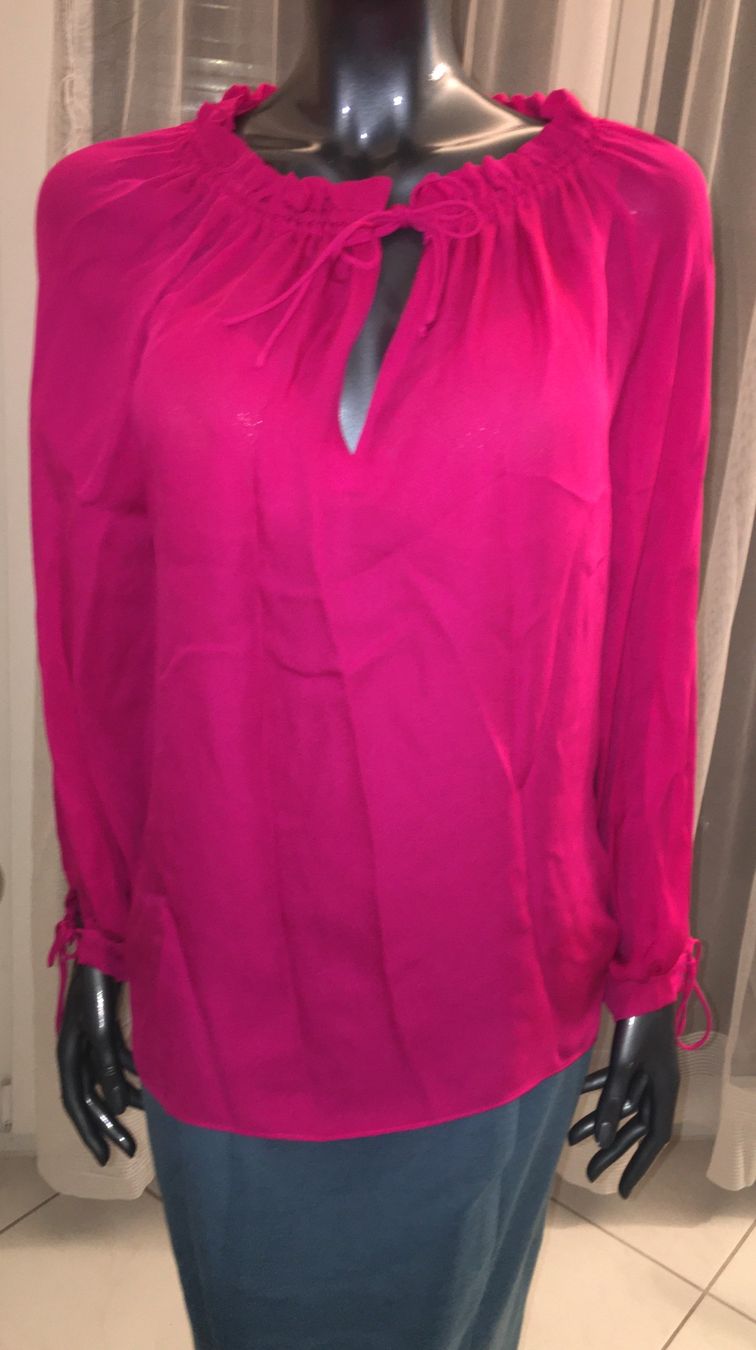 Carolina Herrera Blusen: CAROLINA HERRERA BLUSE GR. M Seide – Neu (gemäss Beschreibung) aus Unteraegeri von MH203 6