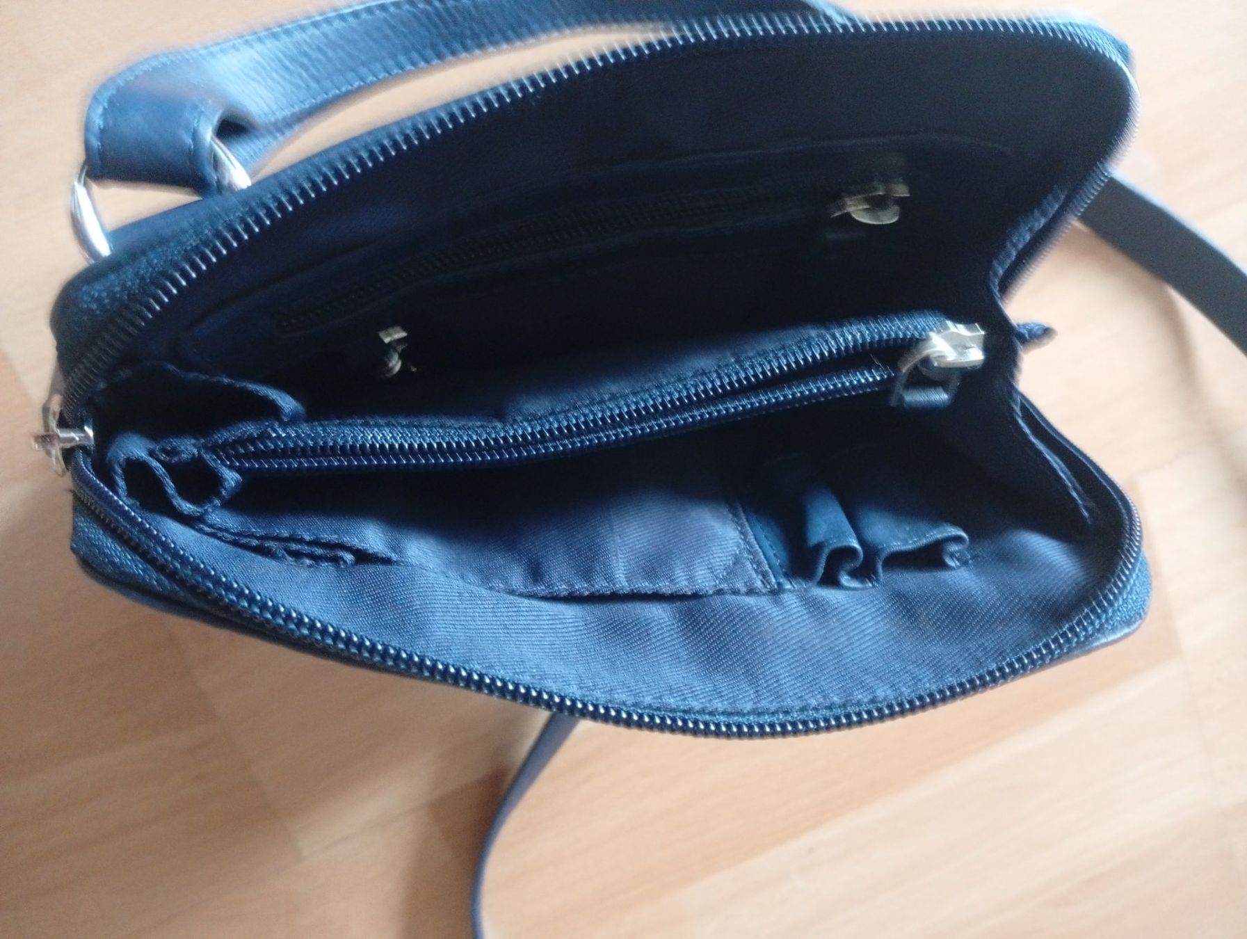 Taschen für Damen: neuw.  Ledertasche NULU ab  12.--Fr – Neu (gemäss Beschreibung) aus Killwangen von Freds7 2