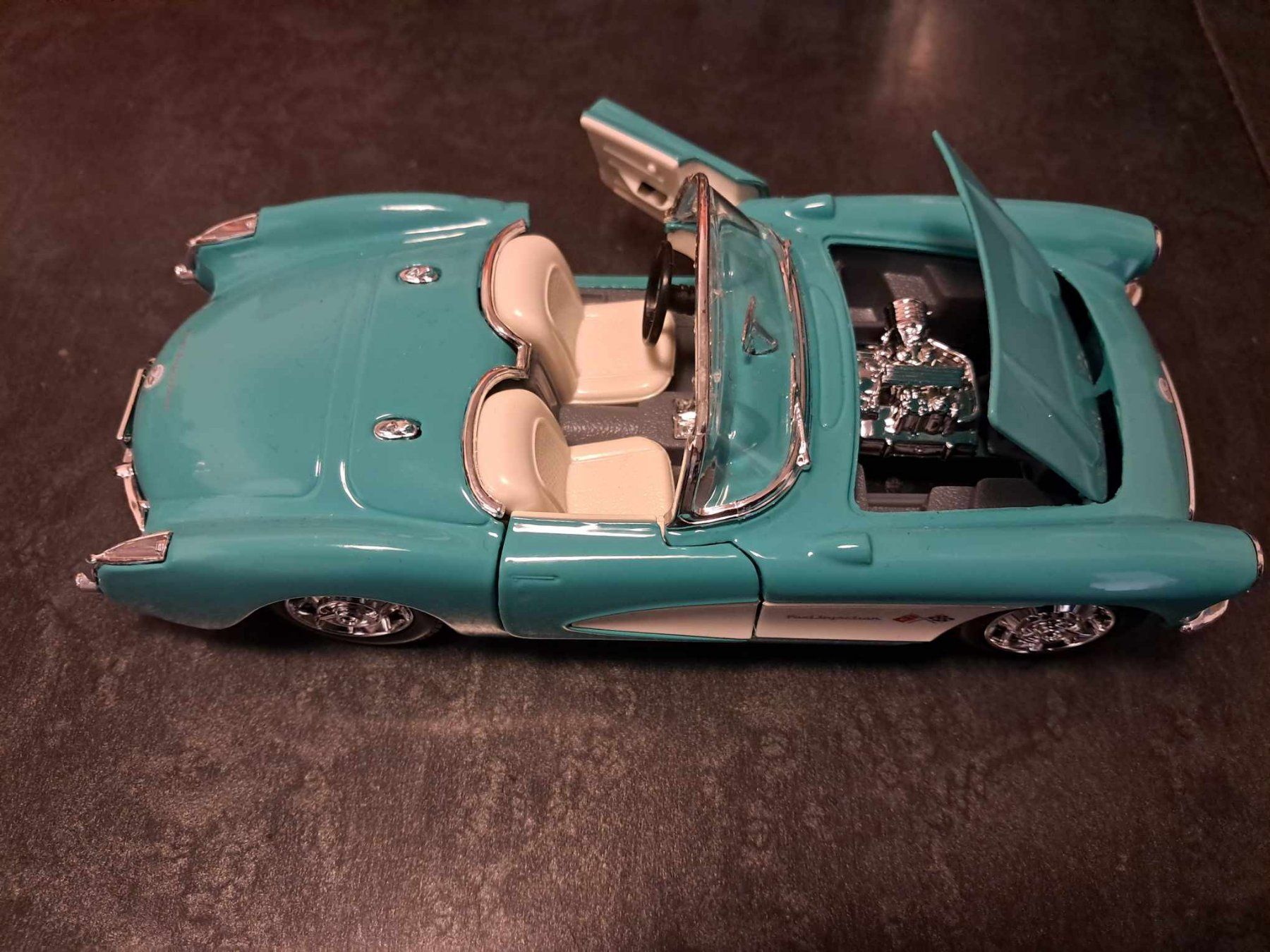 Chevrolet Modellautos: 1:24ème Chevrolet Corvette C1 1957 – Gebraucht aus PRILLY von 55b_nh8l 1