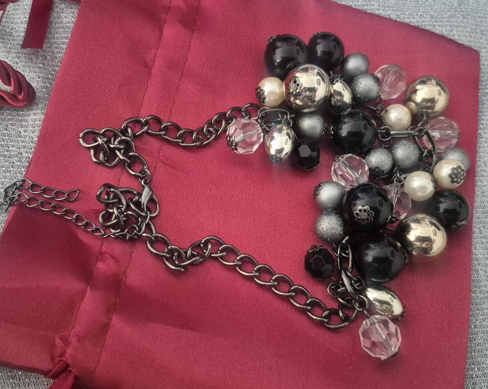 Catenine: Collana con perle nere, dorate e trasparenti – Usato da Giubiasco venduto da Stefaniav 5