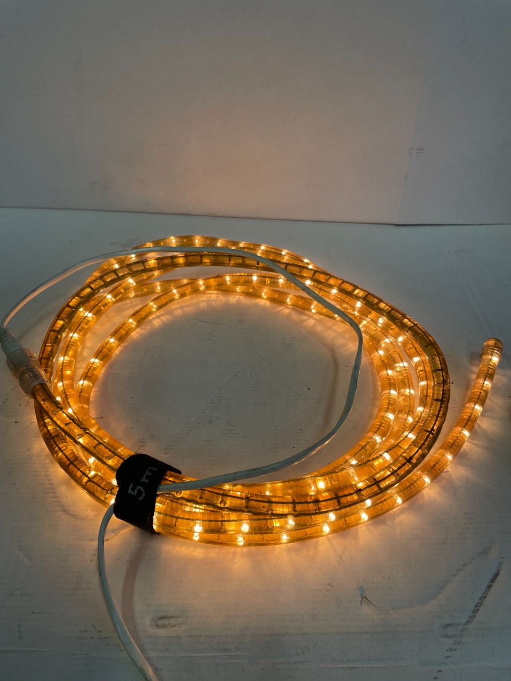Ghirlande e barre luminose: Rubberlight gelb, gebraucht ca. 5m  (A100) – Usato da Däniken SO venduto da Profog1 3