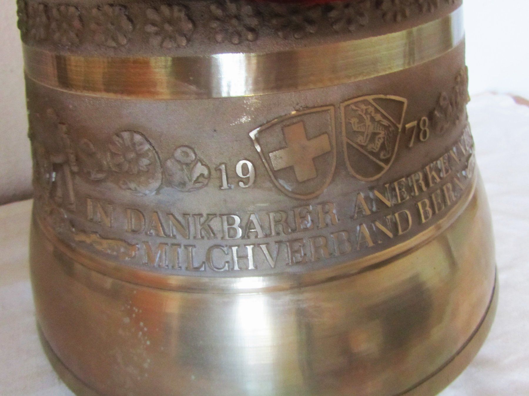 Campanacci mucche: Grosse Kuhglocke mit Glockengurt – Usato da Seengen venduto da mikelele 1