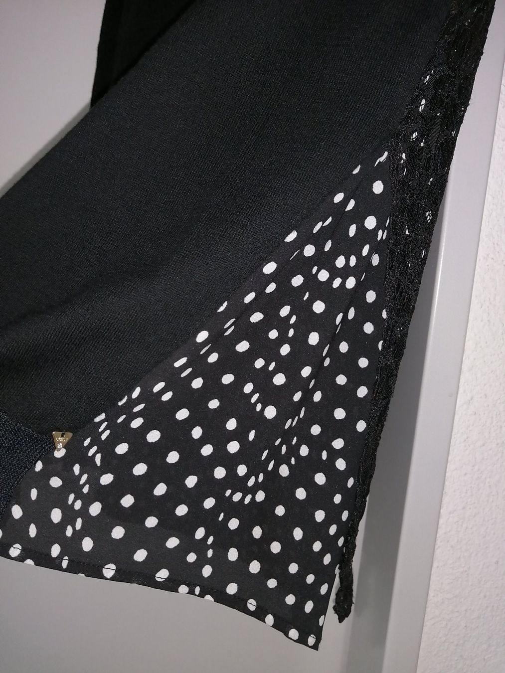 Guess Maglioni & Felpe: Leichter Pullover Guess size S/M – Usato da Buchrain venduto da nat_pl5p 3