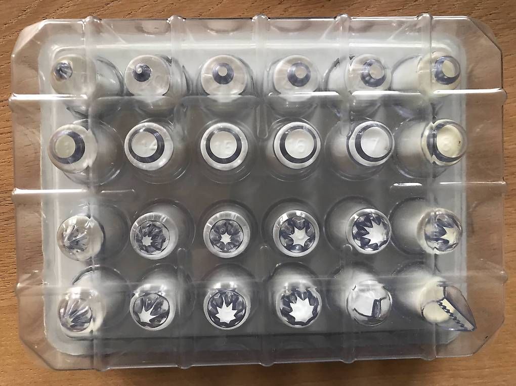 Tutti gli attrezzi: Set 24 douilles glaçage – Usato da Le Sentier venduto da omn_85j8 1
