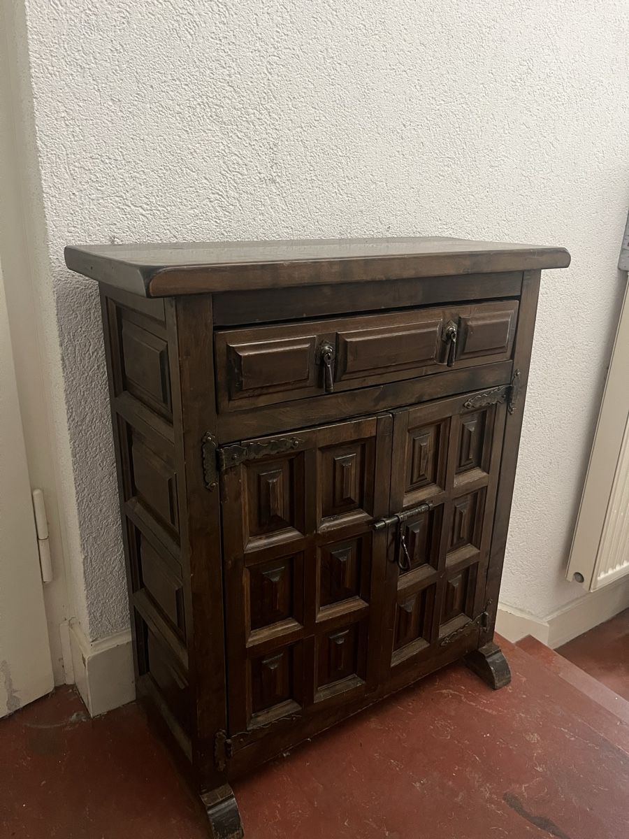 Cassettiere: Antike spanische Kommode Holz – Usato da Basel venduto da Jack.ie