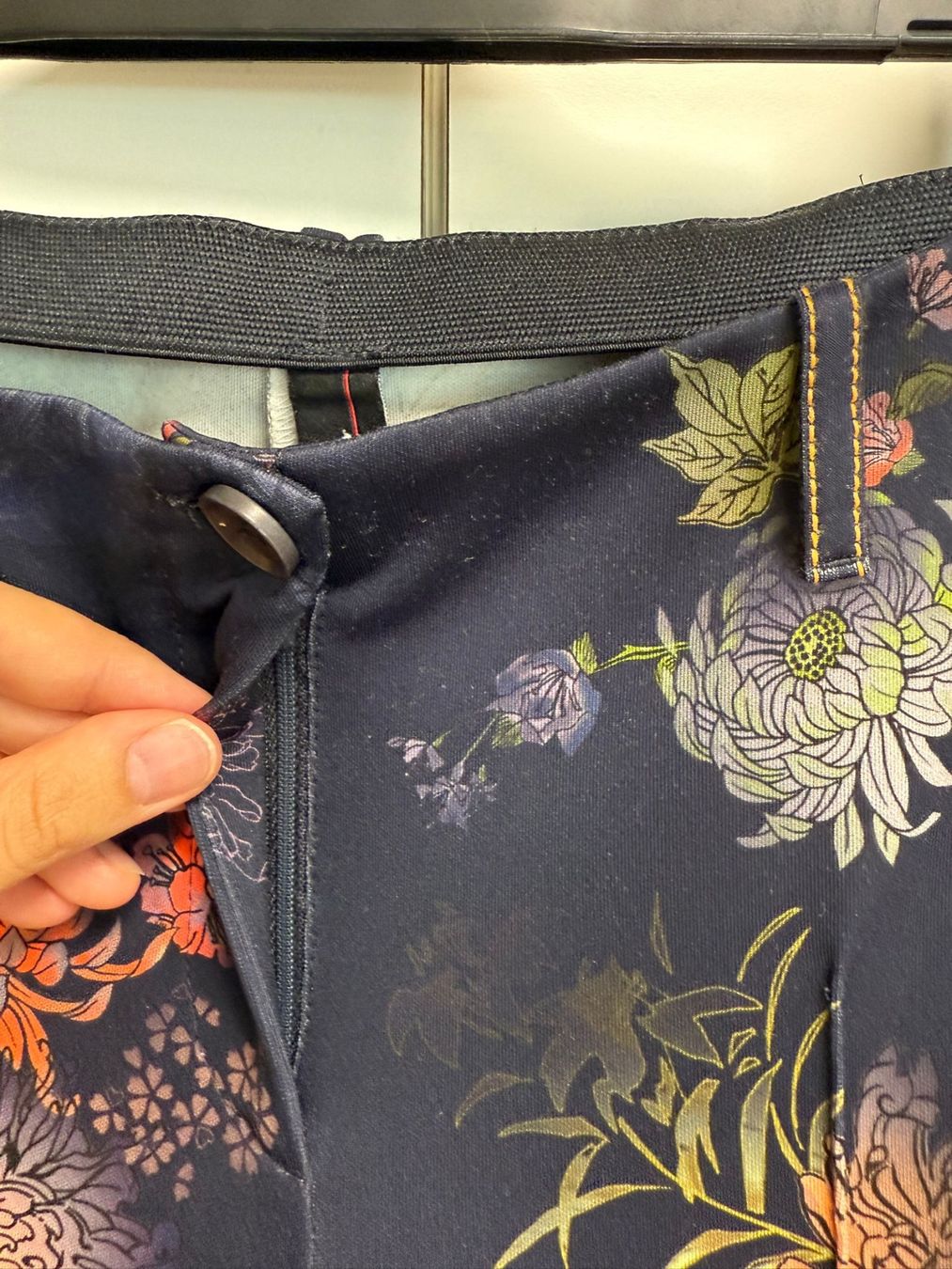 Marc Cain Pantaloni: Marc Cain Damenhose Gr. 36 (N2) – Nuovo (secondo la descrizione) da Frauenfeld venduto da LIL_NA 3