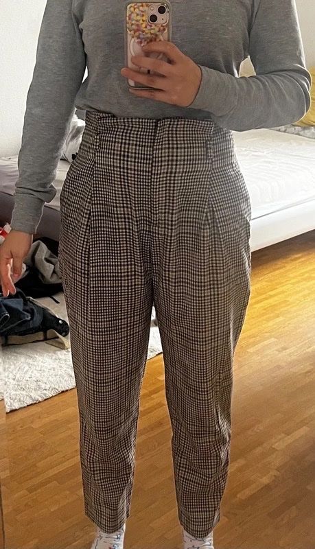 Zara Pantaloni: Pantalon à carreaux – Usato da Bernex venduto da claraaaa4