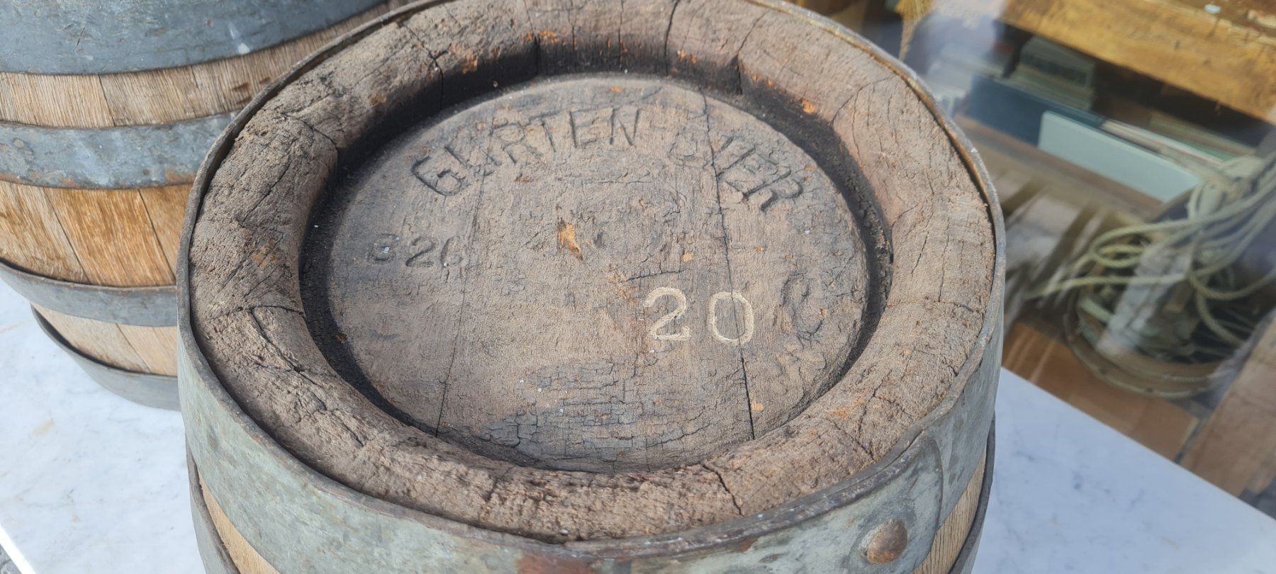 Tutte le decorazioni: Bierfass Gurten aus Eiche Gurtenbier – Usato da Hofstetten b. Brienz venduto da Nordtor 3