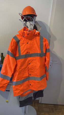 Komplettes Arbeitskleidungs-Set – Größe M