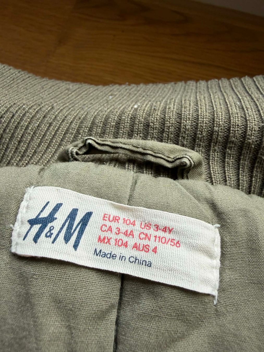 H&M Giacche & Cappotti: H&M Winterjacke Khaki Gr. 104 – Usato da Riehen venduto da ann_76jw 2