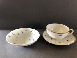 Nyon, Tasse mit Untertasse und kleiner Teller, alt
