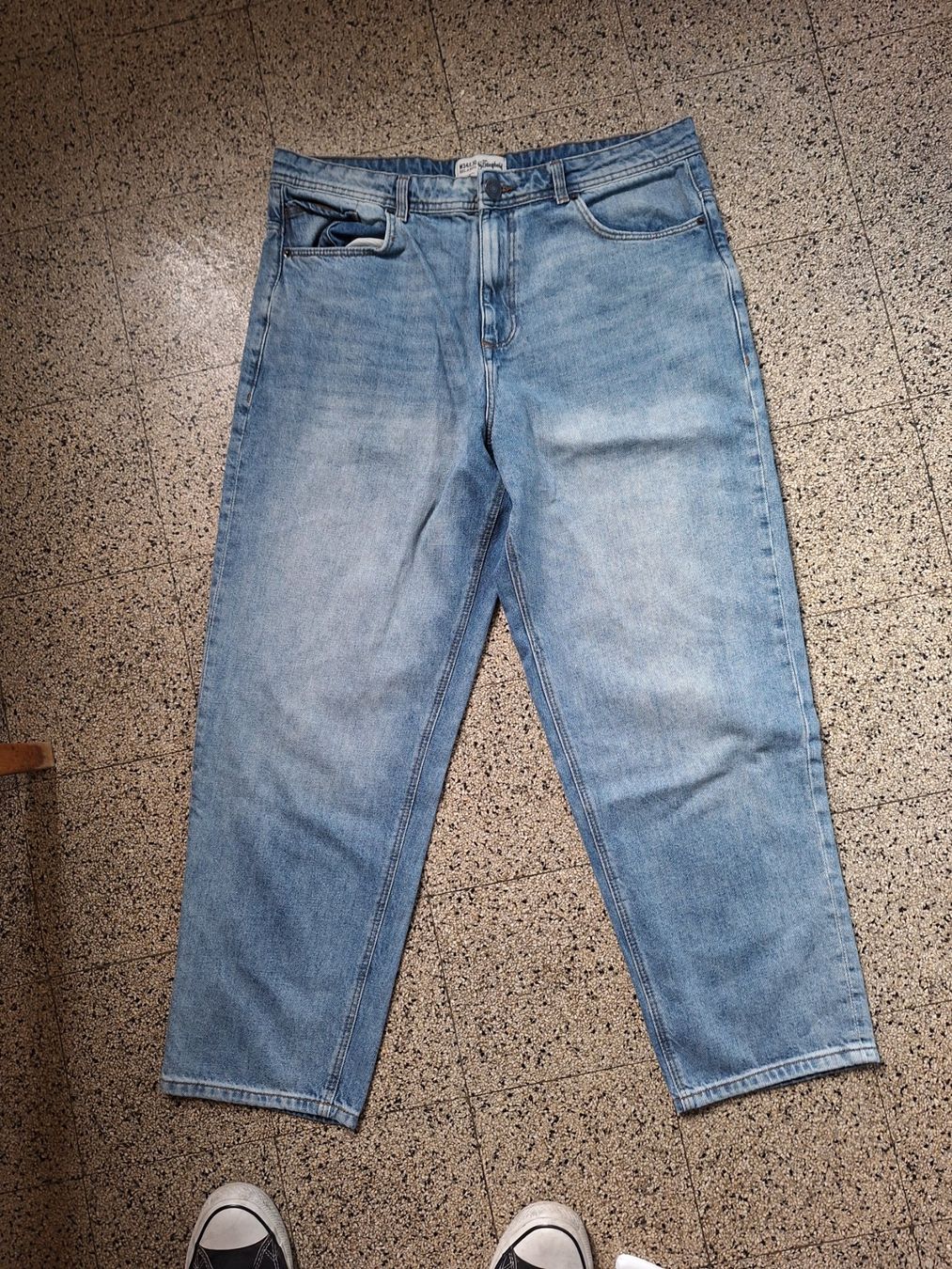Jeans: Jeans large Stronhold 33x30 – D'occasion à Carouge GE par lor_m8jm