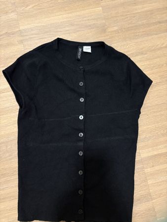 Schwarze Strickjacke