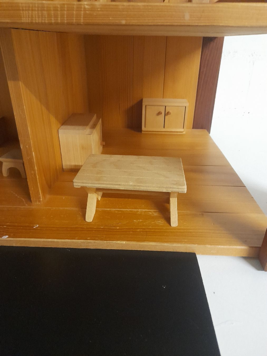 Case e mobili per bambole: puppenhaus aus holz – Usato da Glattbrugg venduto da B_B 2