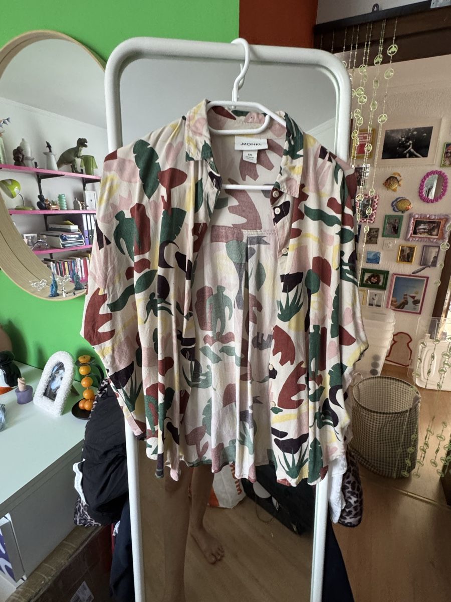 Monki Blusen: Monki Bluse oversized Gr XXS – Gebraucht aus Buochs von nik_r7gm