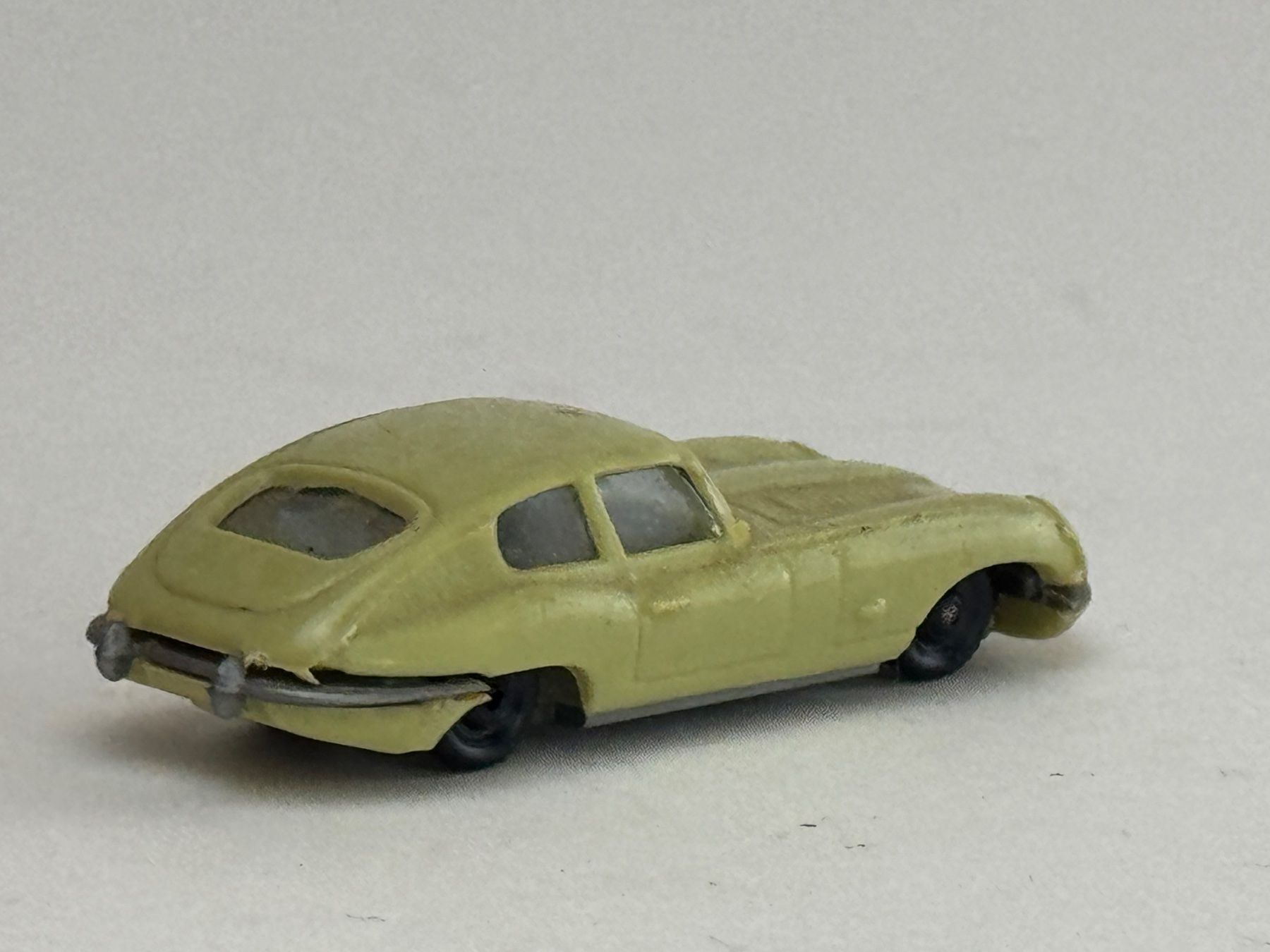 Eko Modellini d'auto: GB5- EKO Jaguar Typ E grünbeige – Usato da Elm venduto da Wikmtz 1