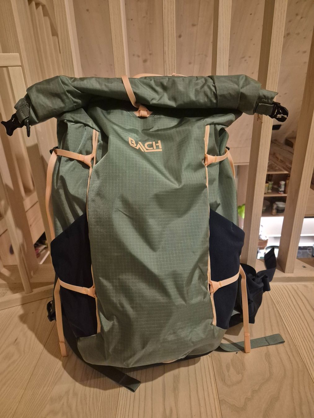 Zaini: Bach Molecule 30 Liter. Neu! – Nuovo (secondo la descrizione) da Stettlen venduto da woo_6kkv