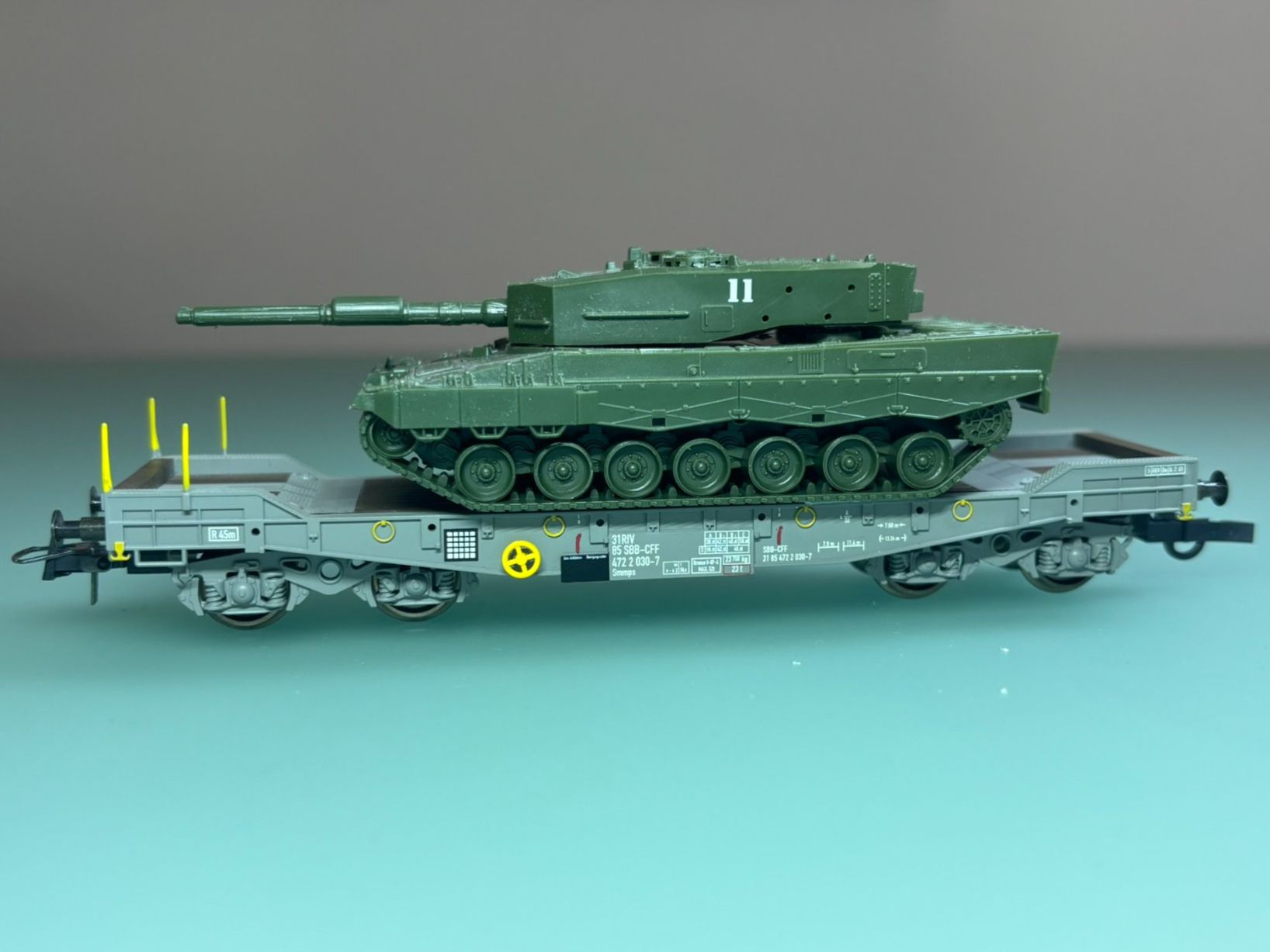 Roco Modellini di ferrovie: SBB CFF Panzertransportwg mit Leopard II Schweizer Armee – Usato da Sion venduto da lol_98vj 3