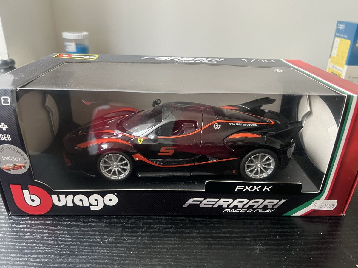 Bburago Modellini d'auto: 8x Supercar collection 1:18 – Nuovo e nell'imballaggio originale da Adliswil venduto da kev_9yyp 4