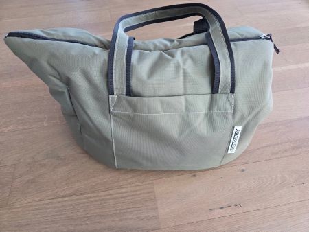 Hundetragtasche Olivegrün Marke "Freezack"