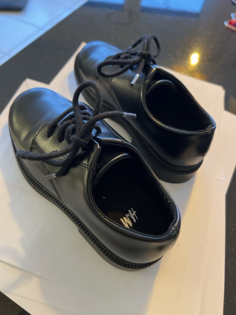 H&M Scarpe da uomo: Leder Kinder Schuhe 29 ungetragen – Usato da Zumikon venduto da mar_5btm 1