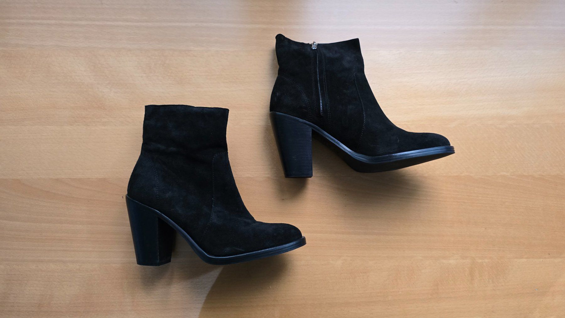 Damenschuhe: Hakei Stiefeletten aus Wildleder - 40 - – Neu (gemäss Beschreibung) aus Thalwil von VitaMini 1