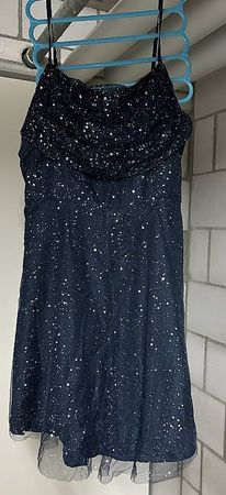 Kurzes Glitterkleid