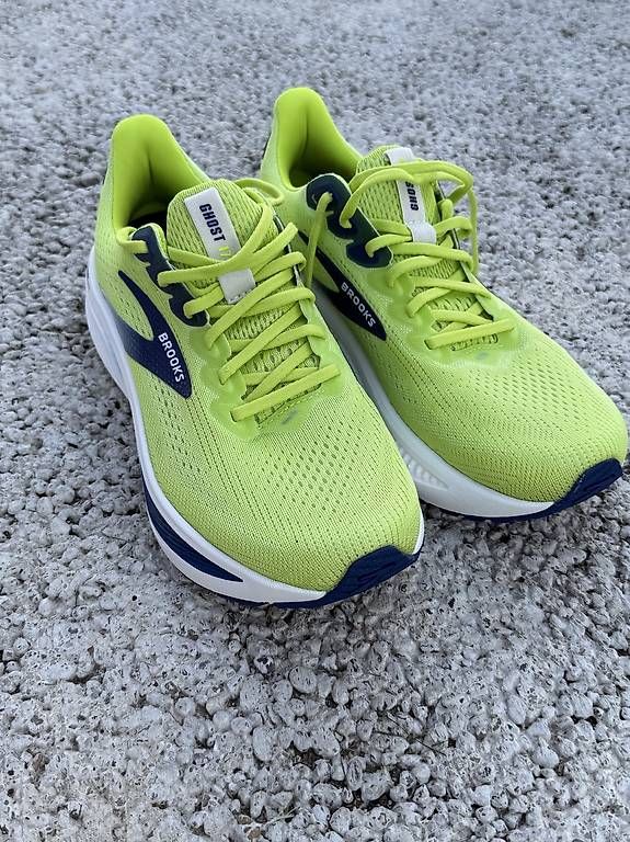 Scarpe da uomo: Laufschuhe Brooks Ghost 17, Grösse 43 – Usato da Strengelbach venduto da Bazin