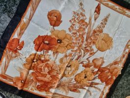 Seide Foulard mit schönem Muster