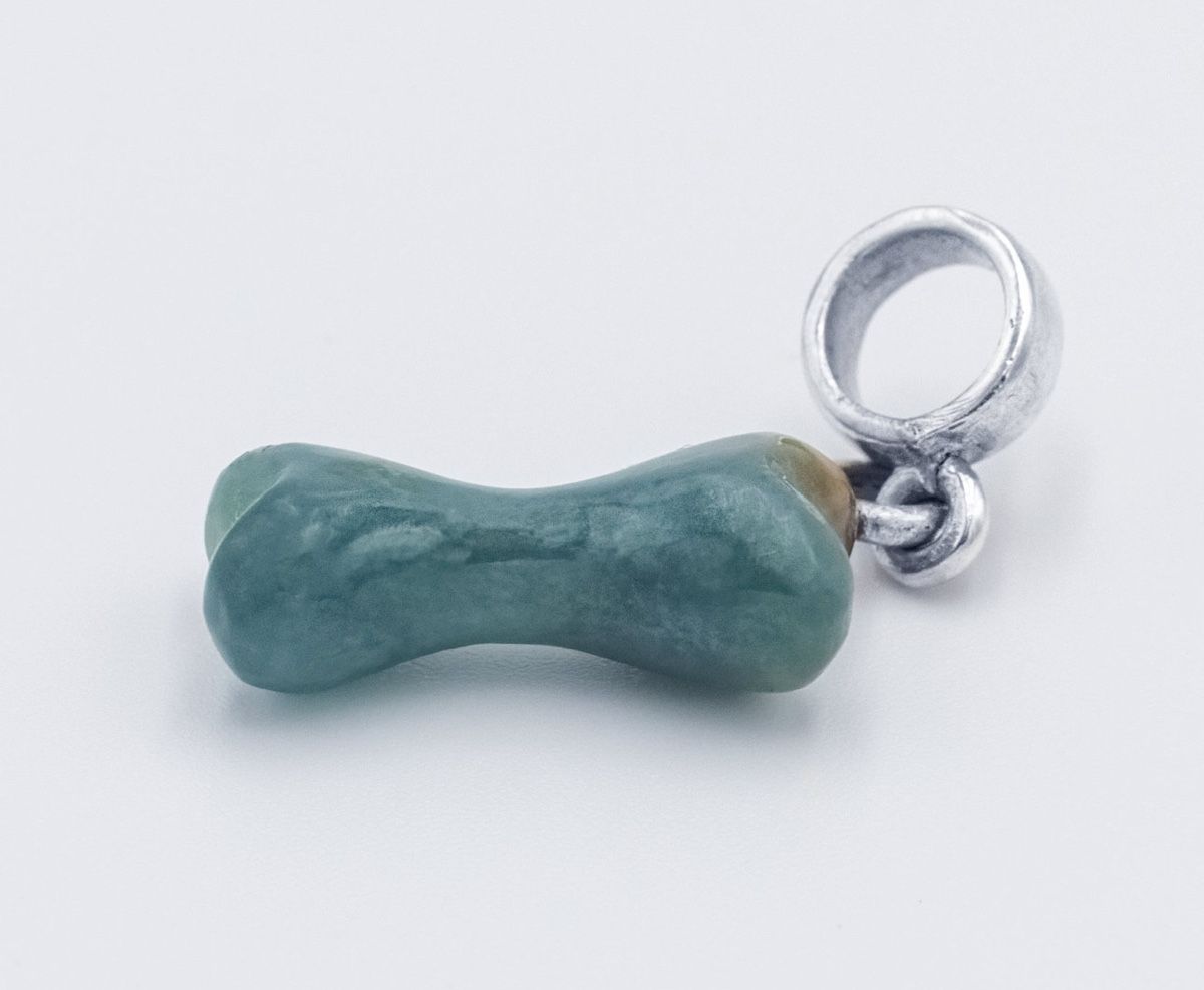 Abbigliamento: Knochen Anhänger aus Jade – Nuovo e nell'imballaggio originale da Ruggell venduto da JadeShop 1