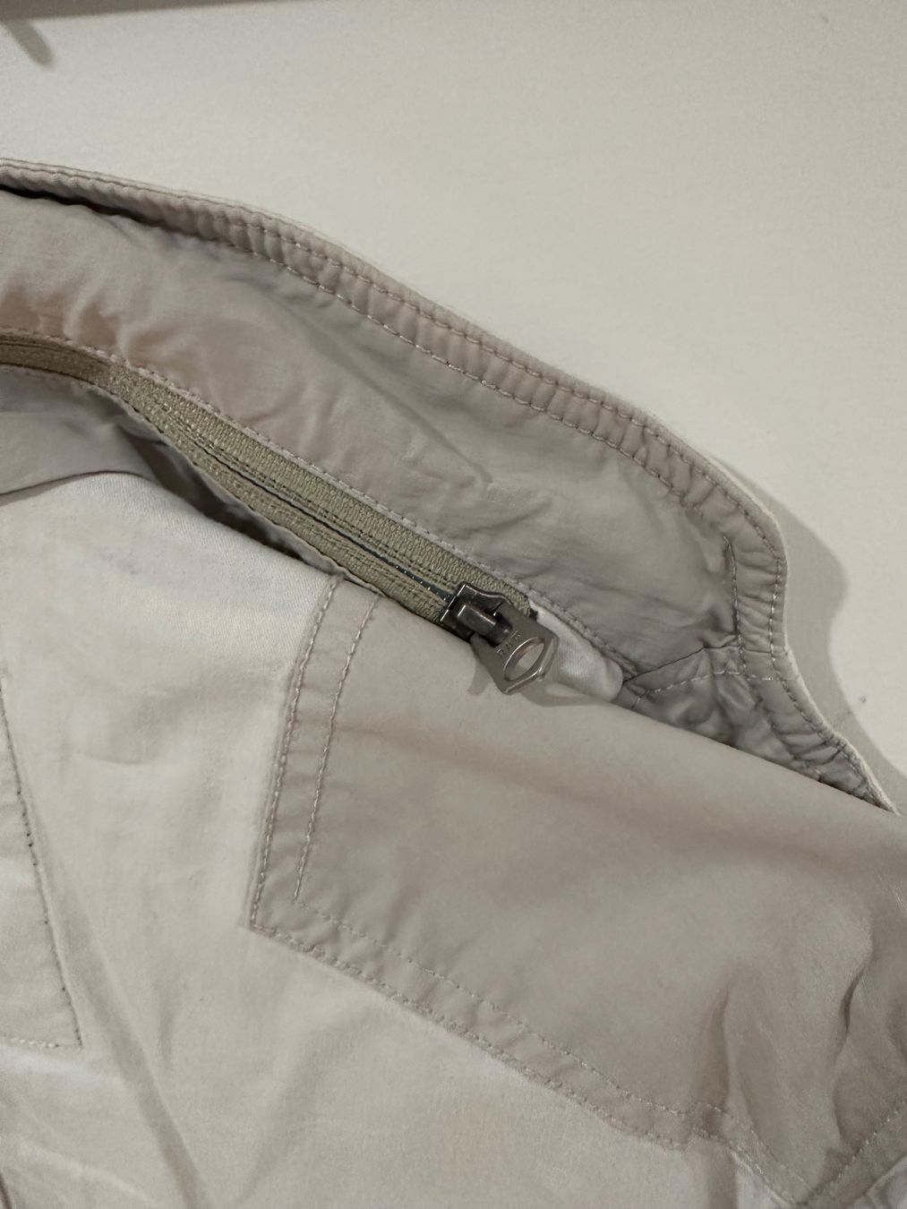 G-Star Jacken: G-Star jacke, weiss, Grösse: M – Gebraucht aus Küsnacht ZH von Johnina 3