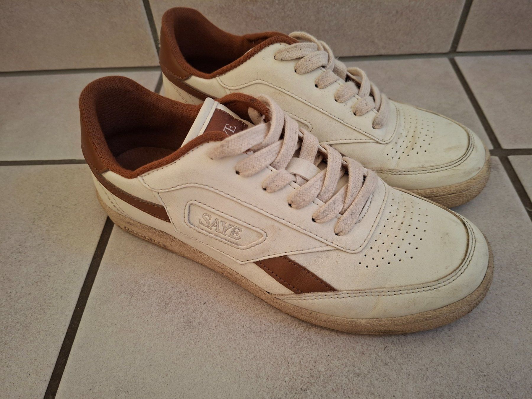 Scarpe da uomo: Saye weiss braun Grösse 39 – Usato da Uznach venduto da Criistiina