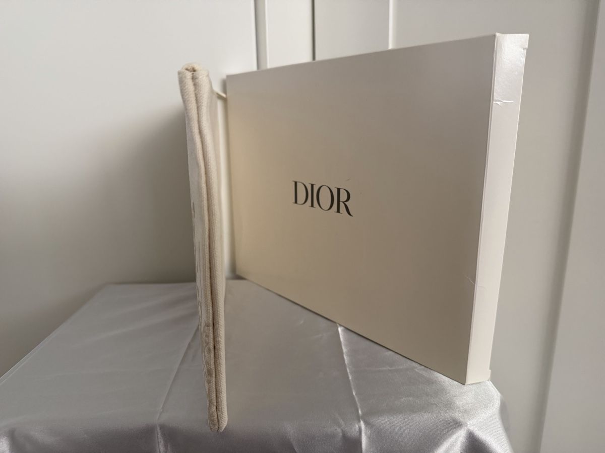 Dior Trousses de maquillage: Dior Necessaire Pouch  – Neuf avec emballage d'origine à Bern par Blueangel6 4