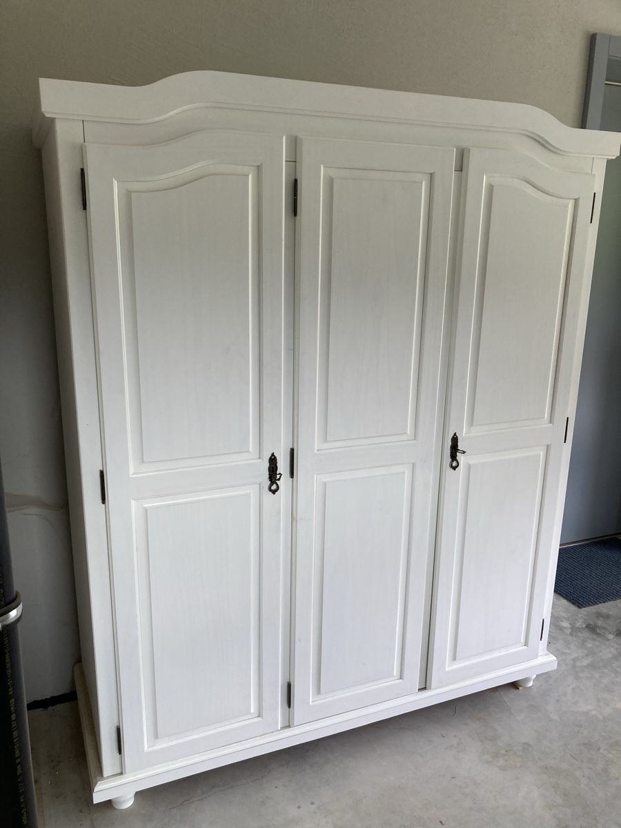 Armadi: Kleiderschrank – Usato da Luthern Bad venduto da Peter686